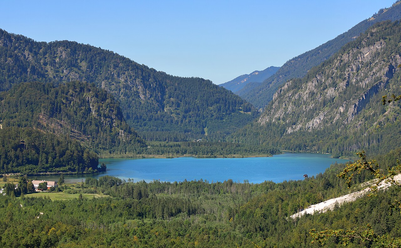 Klassischer Almsee-Blick